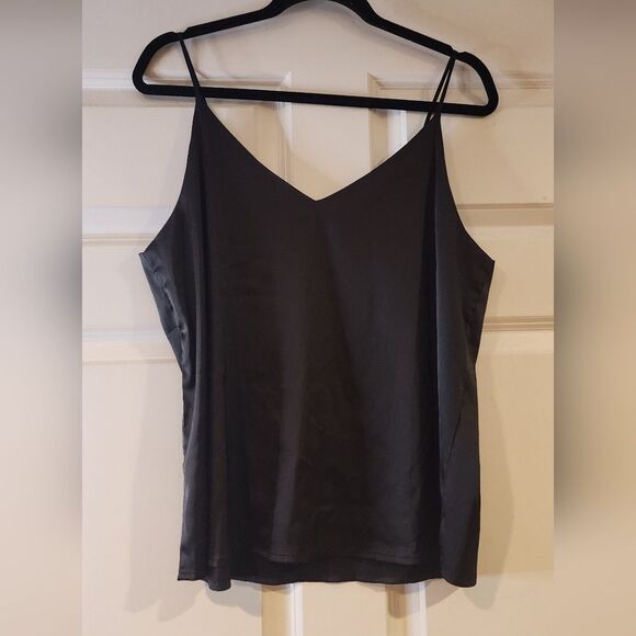 Silky black satin feel sleeveless tank no size would fit M/L - Picture 4 of 4